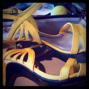 Fioni yellow heels